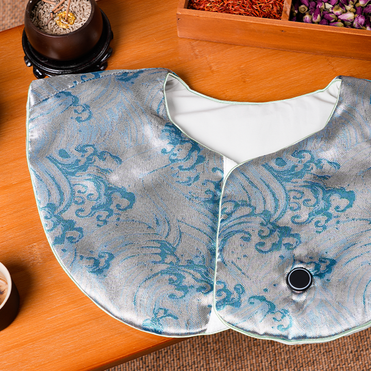 Graphene heating neck wrap-4.png